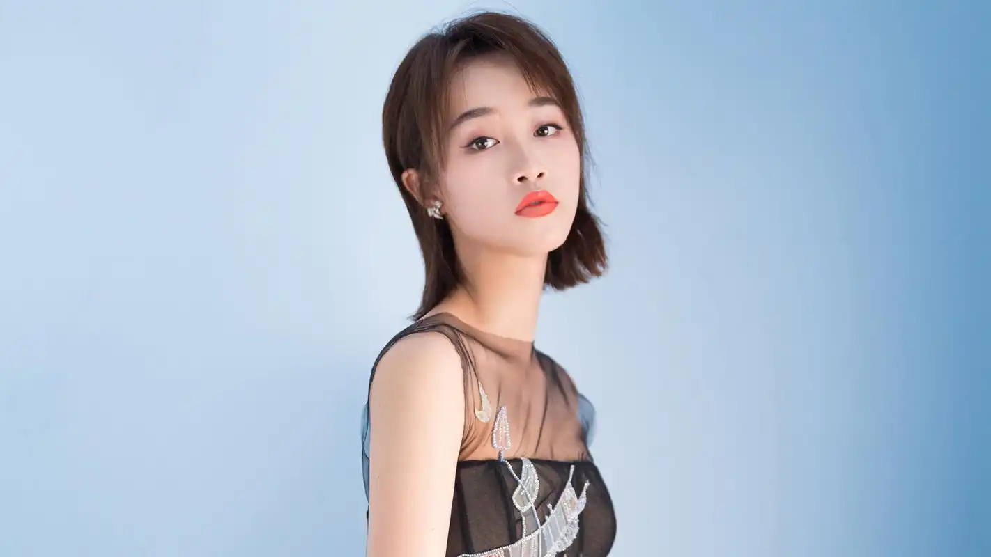 蓝盈莹透视黑纱长裙性感写真高清壁纸