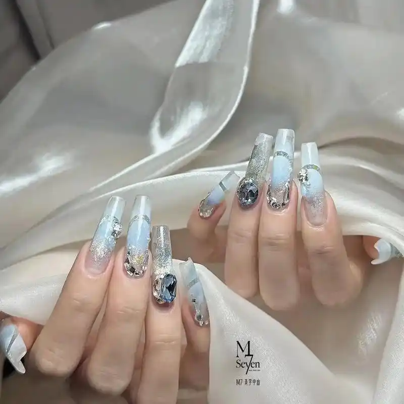 你不会还没做过长指甲吧.