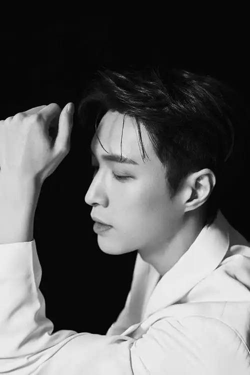 如何评价张艺兴的侧颜