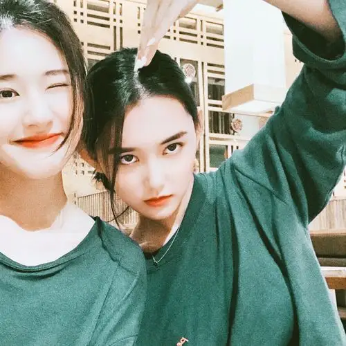 赵露思蒋依依头像