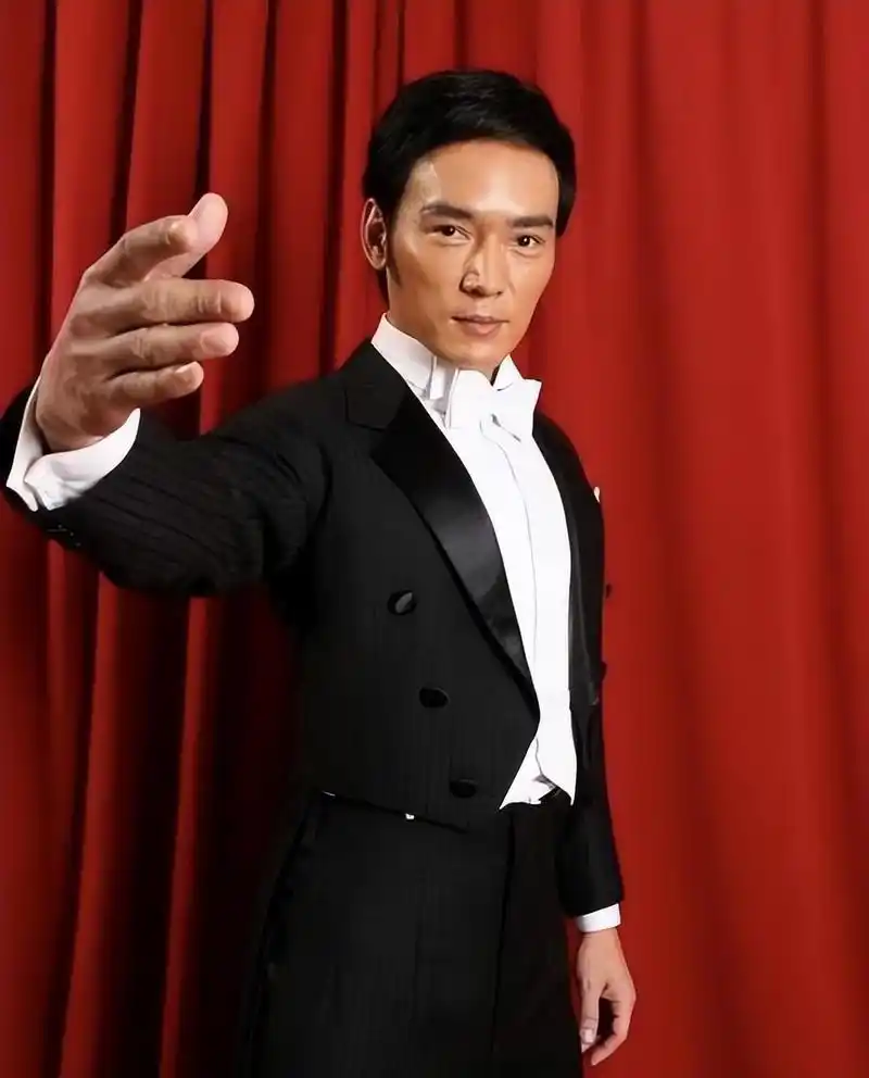 焦恩俊个人资料简介(高颜值的二郎神扮演者焦恩俊现状如何)_酷知识