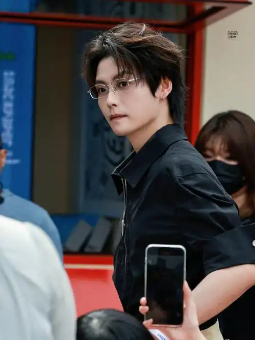 肖宇梁超话#berrything莓事甜分制造官肖宇梁#  240