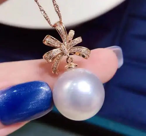 简约百搭澳白吊坠18k金镶嵌钻石1415mm正圆强光微瑕