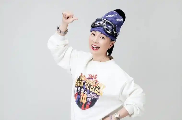 石榴姐苑琼丹吃两米大鱼!