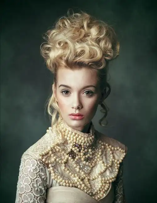 「绘画参考」百年前欧洲贵妇们的发型(发型参考)