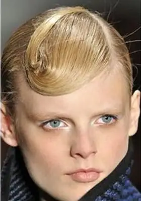 这个圆形刘海很美, 不知怎弄的?