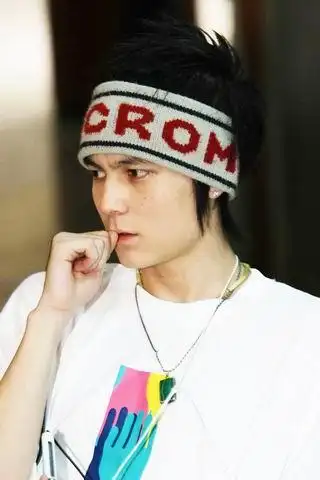 我型我秀超人气君君逃离集训营被取消参赛资格