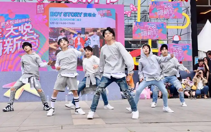 街舞少年超燃混剪不愧是街舞小天才业务能力都能吊打成年舞者