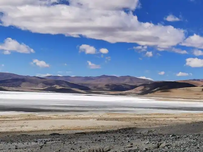 扎布耶茶卡:羌塘的天空之镜