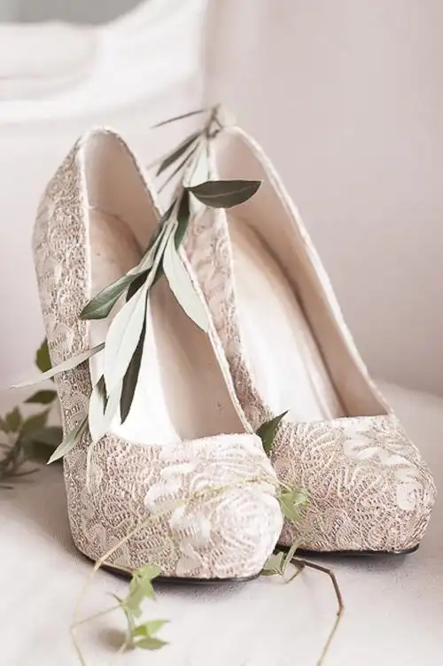 蕾丝婚鞋