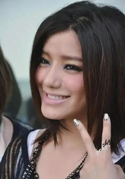 却因整容失败像"怪物",全身只剩眼珠是自己的|江映蓉|郁可唯|娱乐圈