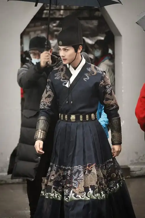 飞鱼服造型路透首曝光,金麟卫沈宴呼之欲出!