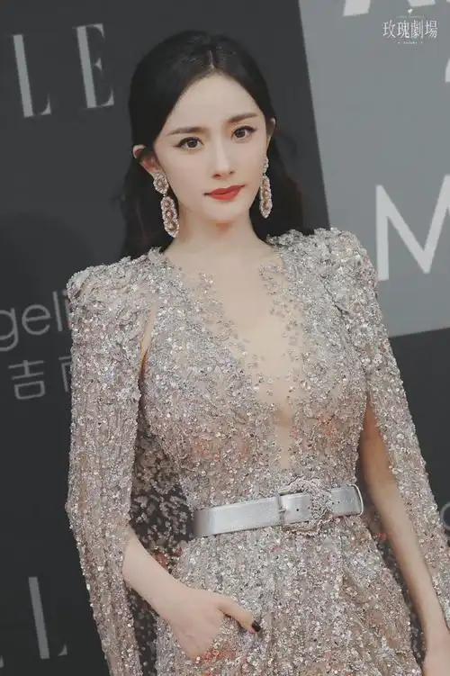 盘点杨幂走过的红毯造型