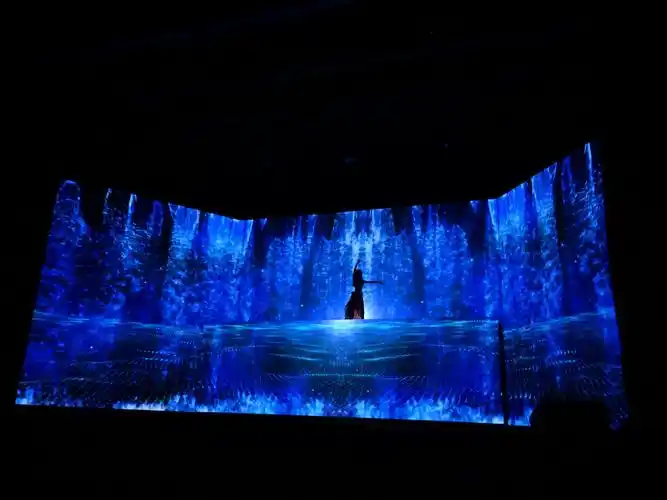 《男人情,女人心》与邓丽君的隔空对唱,裸眼3d,立体百变的科技舞台