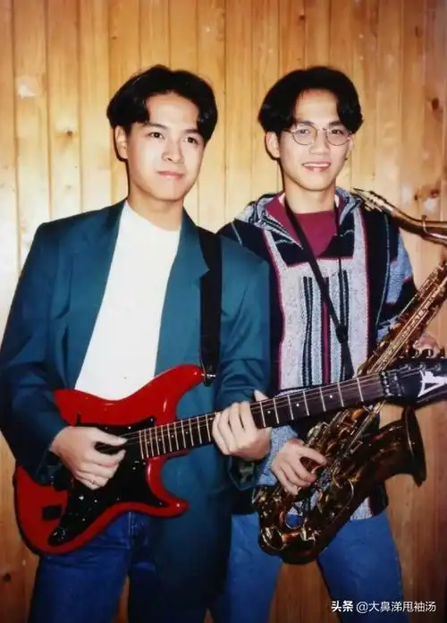 钟汉良17岁照片曝光!唇红齿白少年感十足,红极一时和林志颖齐名