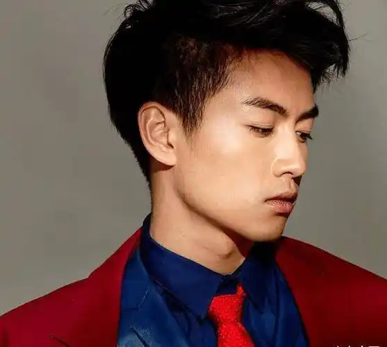 原创没戏拍的陈晓太放纵微博晒帅气自拍却被吐槽胖成高晓松