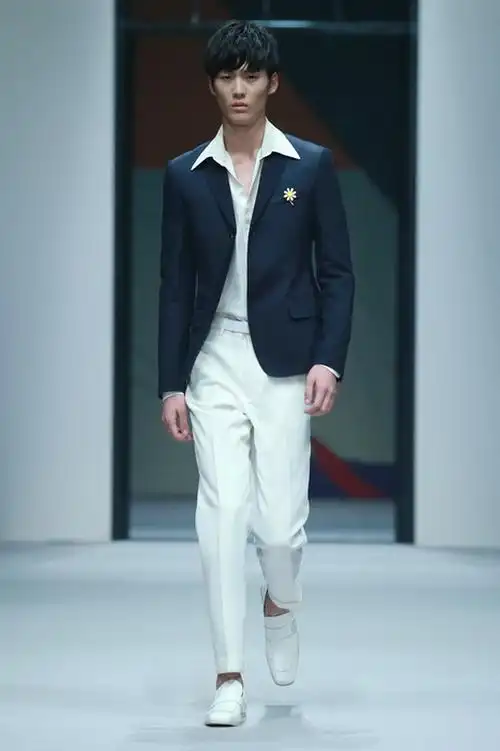 因为大黑牛李晨而改名 模特界黑马进军娱乐圈