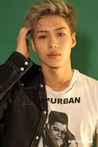 大嘴唇的天下你能get到这些厚嘴唇明星的帅点吗