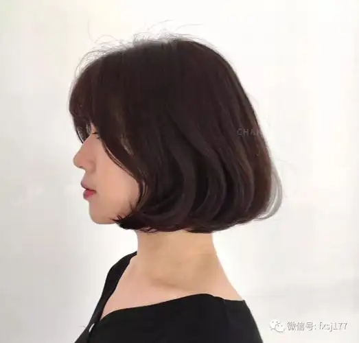 9月流行"半圈烫",所有女生都能驾驭的短发