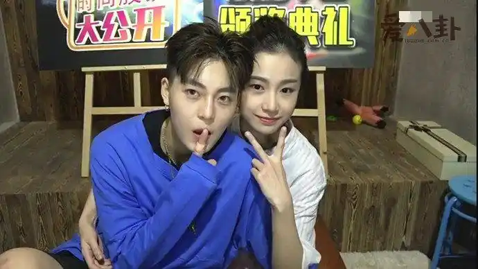 维看周晨晞姜梓新是一对吗起底二人真实关系现在还有联系吗