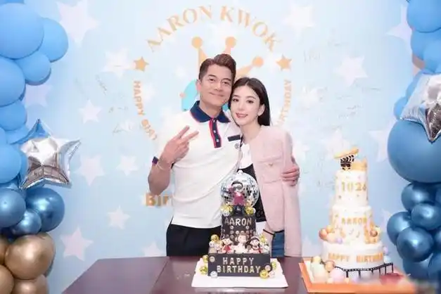 方媛为郭富城庆生笑容甜长女太像妈妈幼女闹脾气