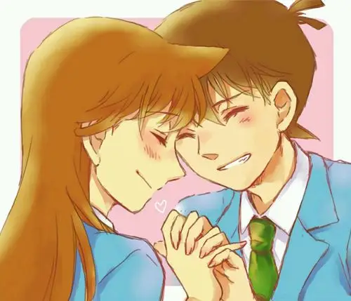 17岁,高中生侦探,就读于帝丹高中二年级b班,人称"平成年代的福尔摩斯"