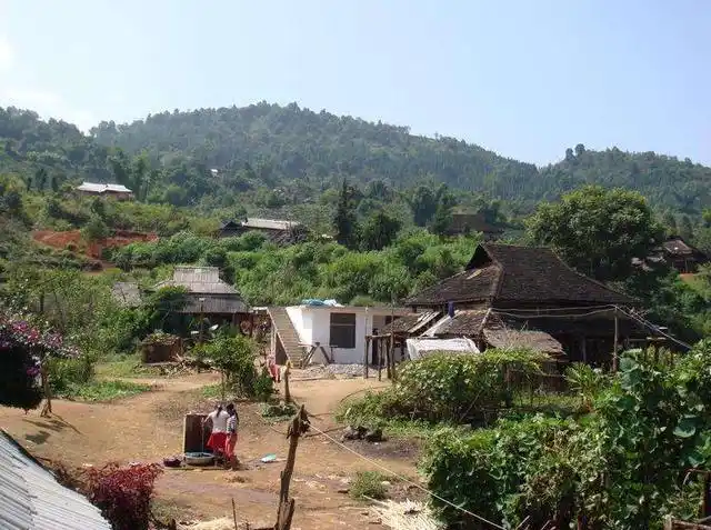 云南一村允许一夫多妻,全村仅67人十几岁就成家,男人最多娶5个