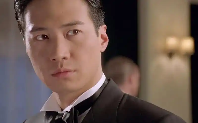 靳先生找人作弊,偷看高进的牌,真是玩不起啊-影视综视频-搜狐视频