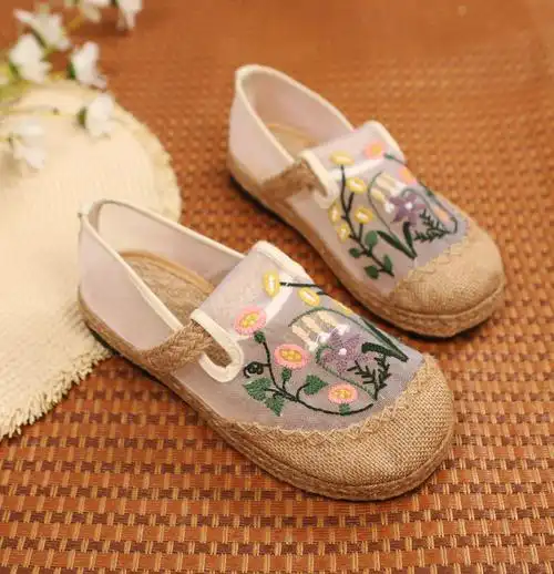 2023新款民族风绣花布鞋老北京布鞋女古风汉服鞋女士休闲透气网鞋
