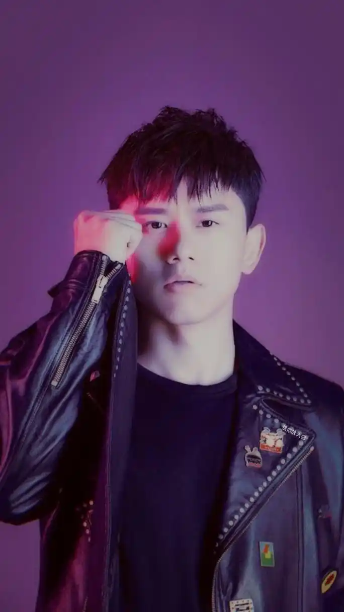 张杰张杰未live巡回演唱会壁纸2p / 原图cr温碧泉@张杰