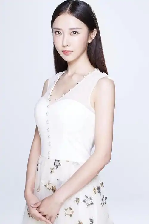 明星潘时七,娱乐圈影视女演员,成为令人瞩目偶像艺人_吕四娘