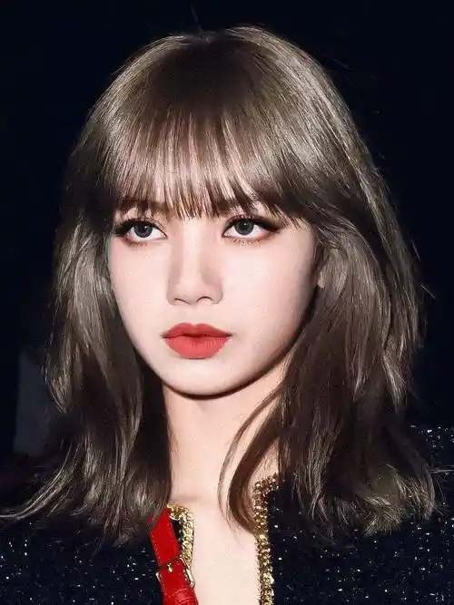 lisa为什么变丑了?"人间芭比"翻车只需要剪个刘海?_发型_脸型_头发