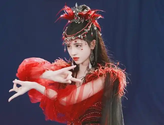 鞠婧祎新剧《花戎》:仅1天就被刷满差评,观众理由出奇一致|妆容|网红