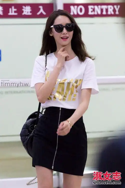 女明星t恤搭配街拍大全 女星怎么穿t恤(5)