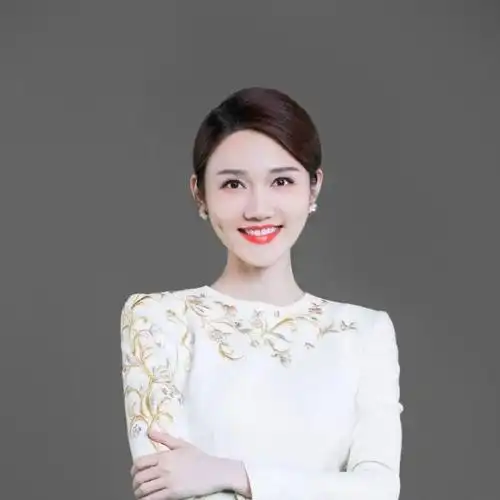 主持人龙洋丈夫是谁(央视小董卿龙洋的个人资料简介)_小强知识网