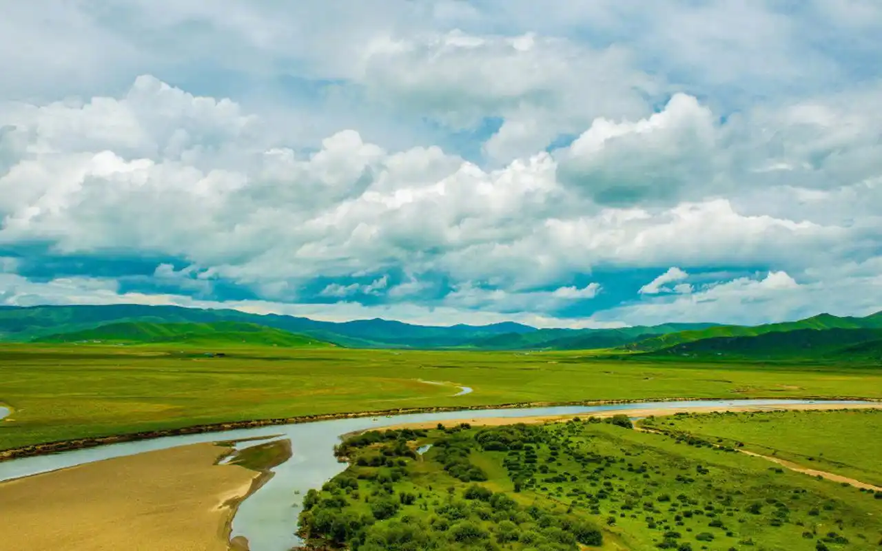 唯美护眼草原风光图片桌面壁纸