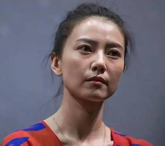 高圆圆"高中旧照"被曝出,班主任:至少10个班的男生在追她!