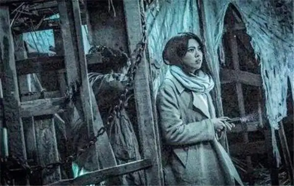 日本诡异歪头姐颈部扭曲脸色惨白难道日本都市传说是真的