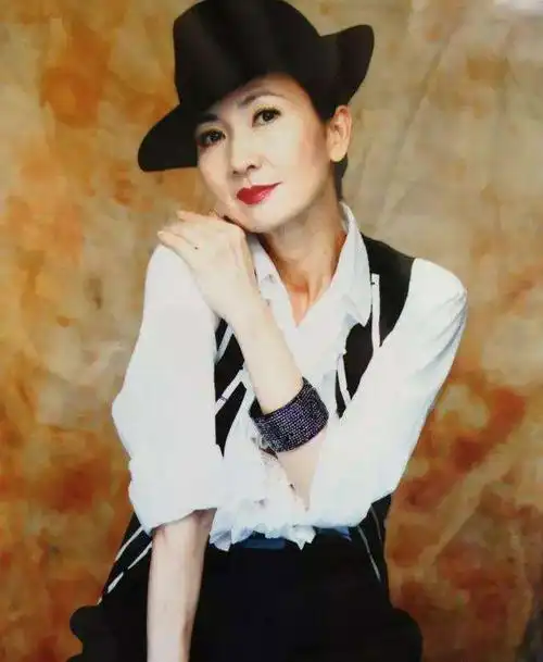 陈美琪年轻照片陈美琪生活照