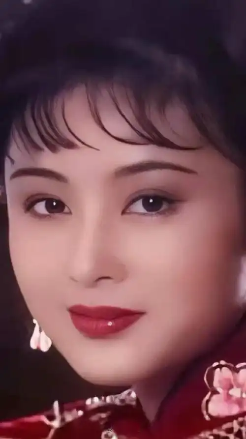 陈红年轻时的颜,那简直连倾国倾城都觉得还不够夸