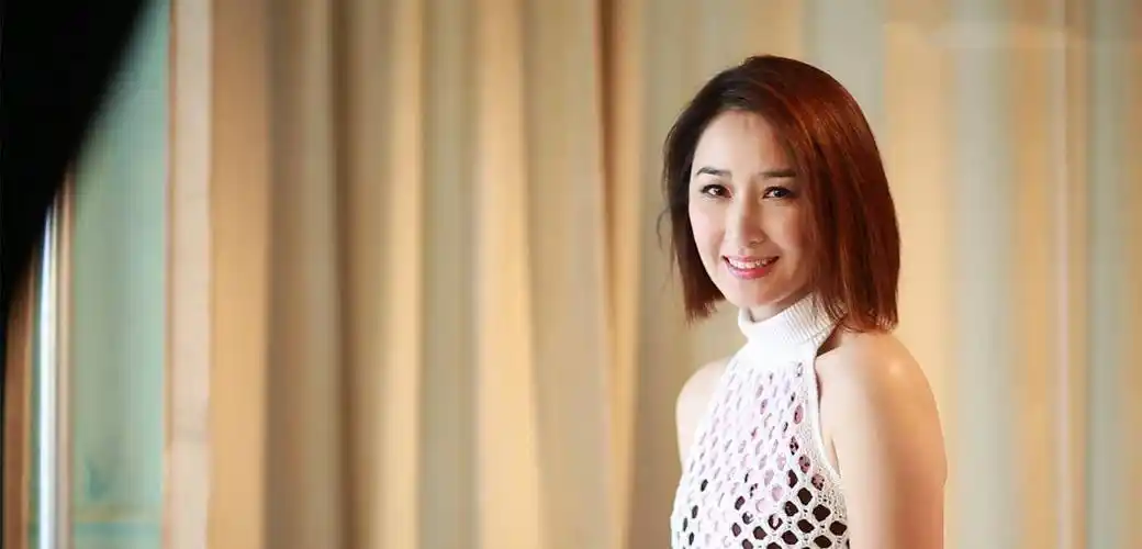 原创关咏荷遇到小3岁张家辉后再也不想放手余生丈夫让她不流泪