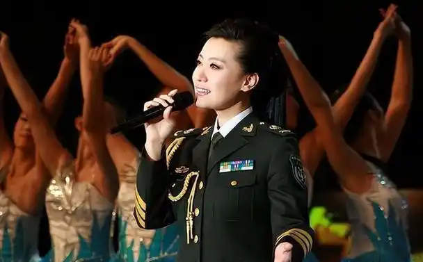 原来她才是《歌手》的"救星",这一次,谭晶的乐坛地位藏不住了