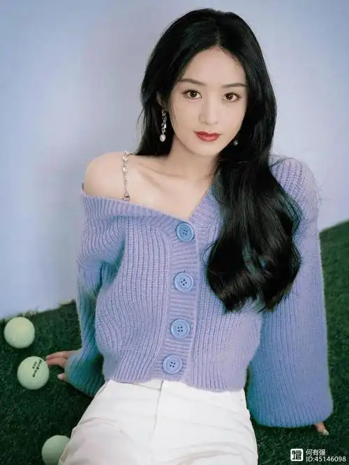 赵丽颖真是秋67冬穿搭的典范穿针织衫配长裤清爽大气惹人爱
