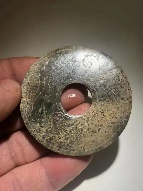 高古玉双凤壁鸡骨白沁色