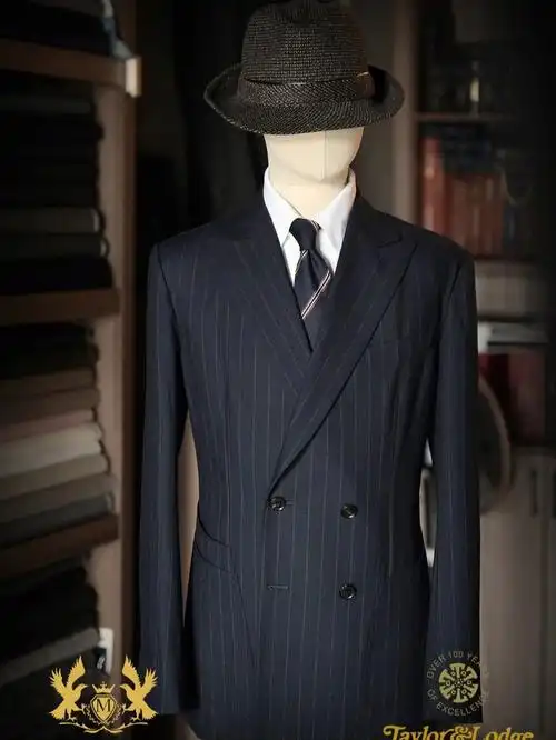 竖条纹西服华尔街的精英会选择的西装