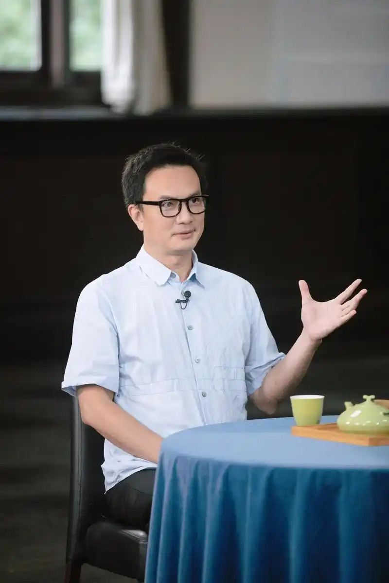 李泉做客《城市会客厅-上海气质》.敬请期待!#上海 #音乐 - 抖音