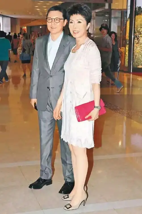 关于关菊英雷厉风行的大半生