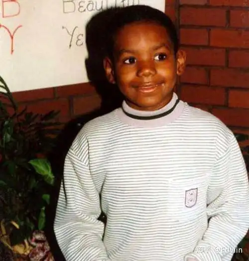 他身上有无数的纪录,商业价值也是仅次于乔丹和科比.