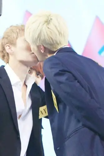 exo 张艺兴 lay 吴世勋 sehun 魂蛋 勋兴