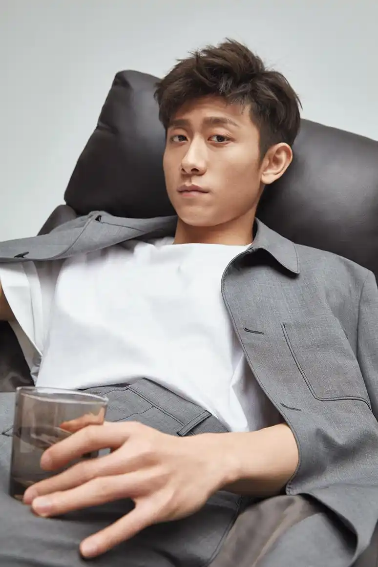 张一山再见少年